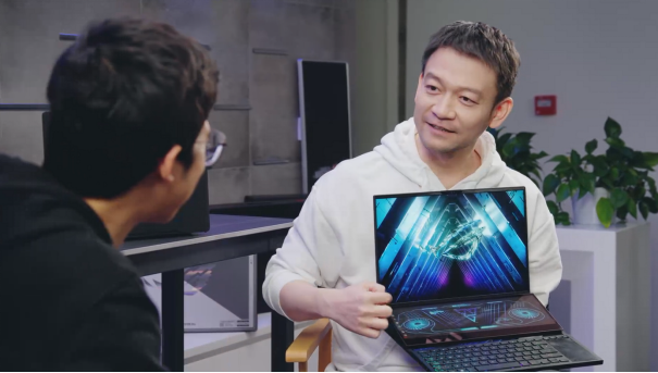 流浪地球导演郭帆出席ROG2023发布会